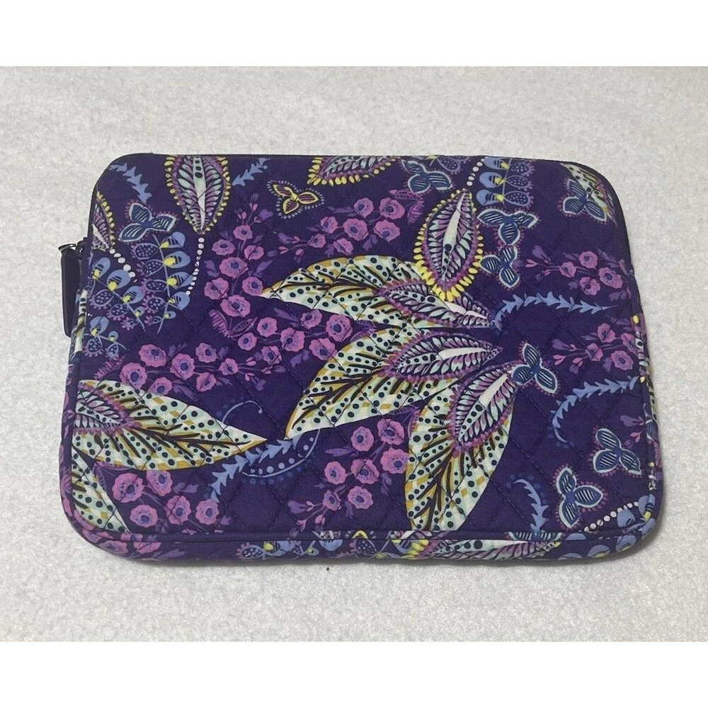 Vera Bradley iPad-tablet Sleeve Floral Paisley Design Purple Quilted Zipper